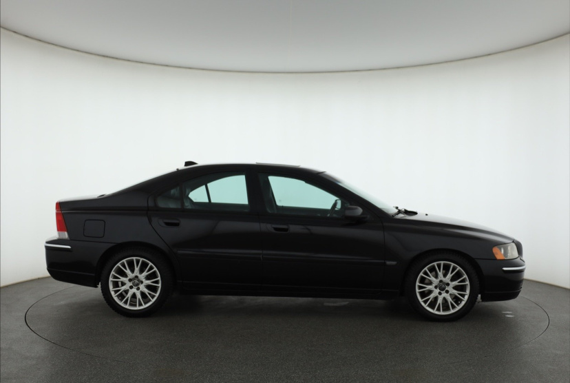 Volvo S60, 2005