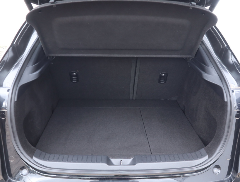 Mazda CX-30, 2021