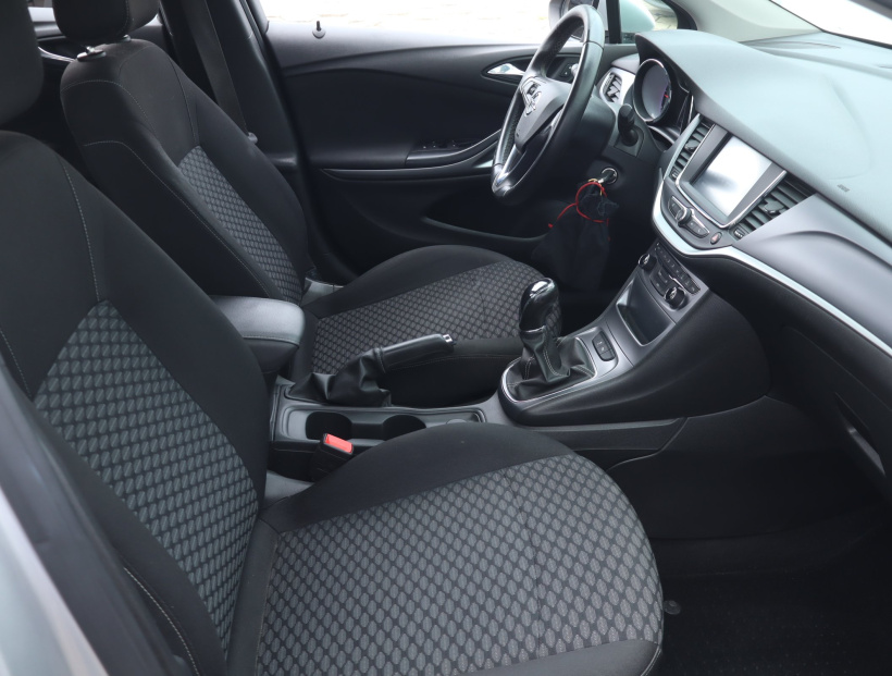 Opel Astra, 2018