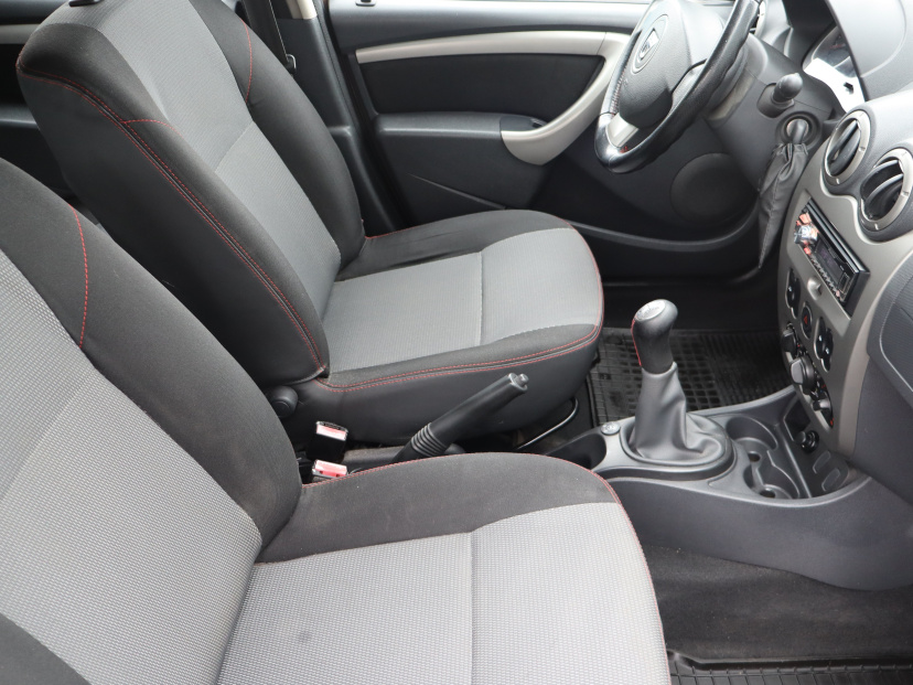 Dacia Duster, 2012