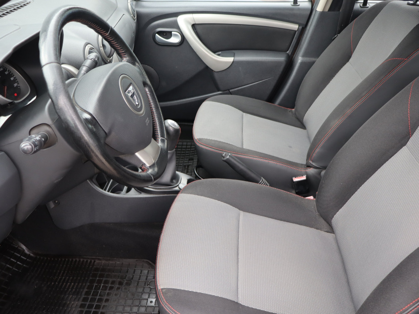 Dacia Duster, 2012