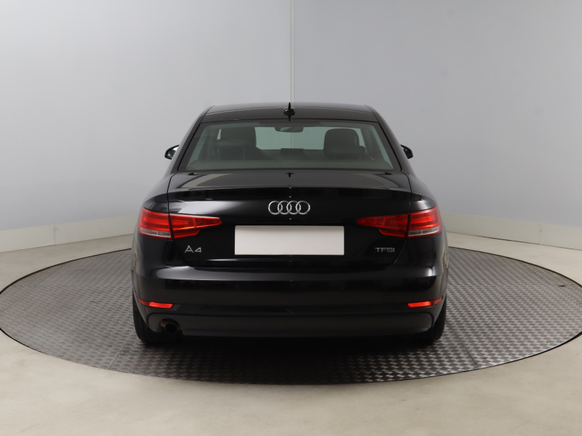 Audi A4, 2016