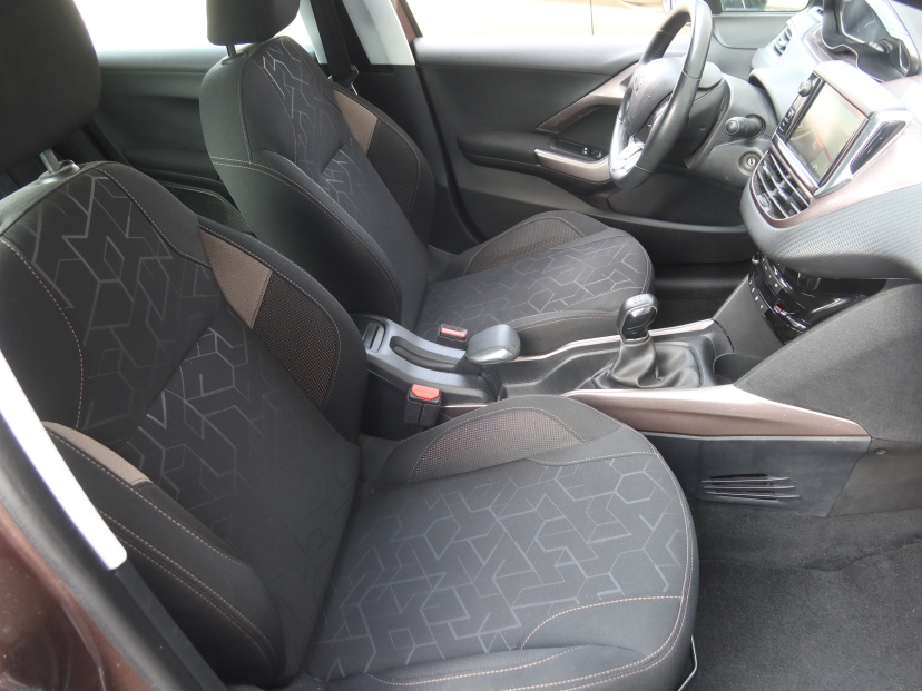 Peugeot 2008, 2013