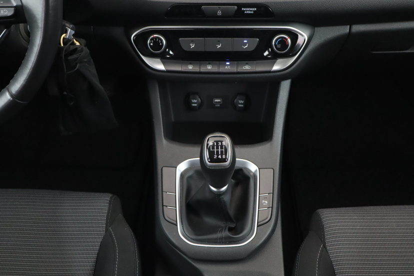 Hyundai i30, 2022