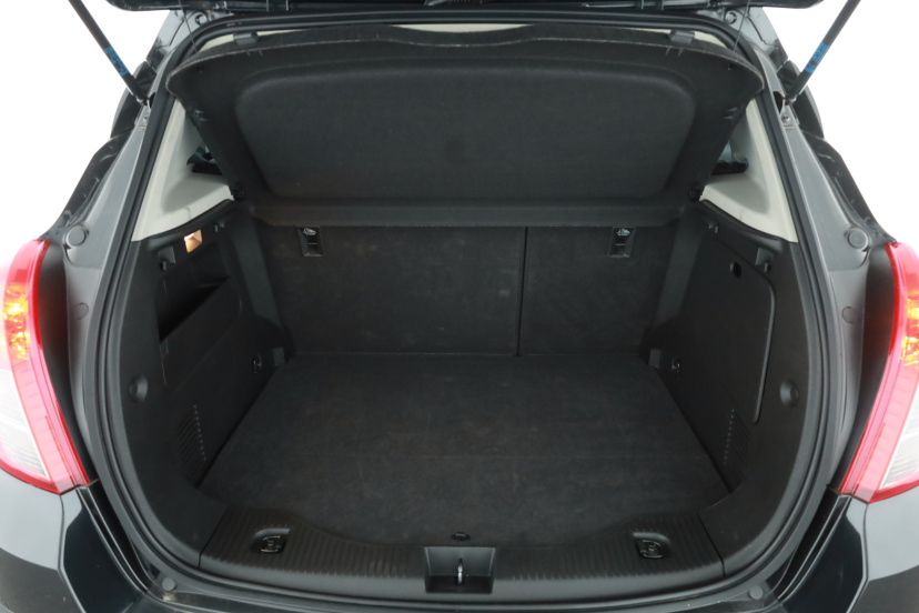 Opel Mokka, 2015