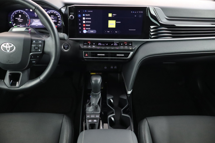 Toyota Camry, 2025