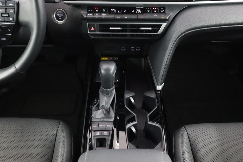 Toyota Camry, 2025