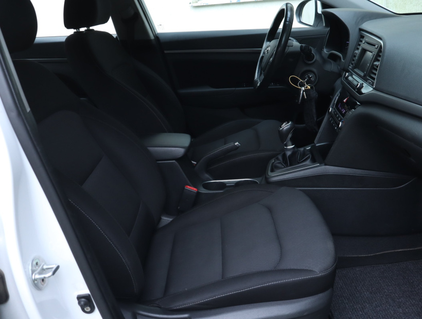Hyundai Elantra, 2017