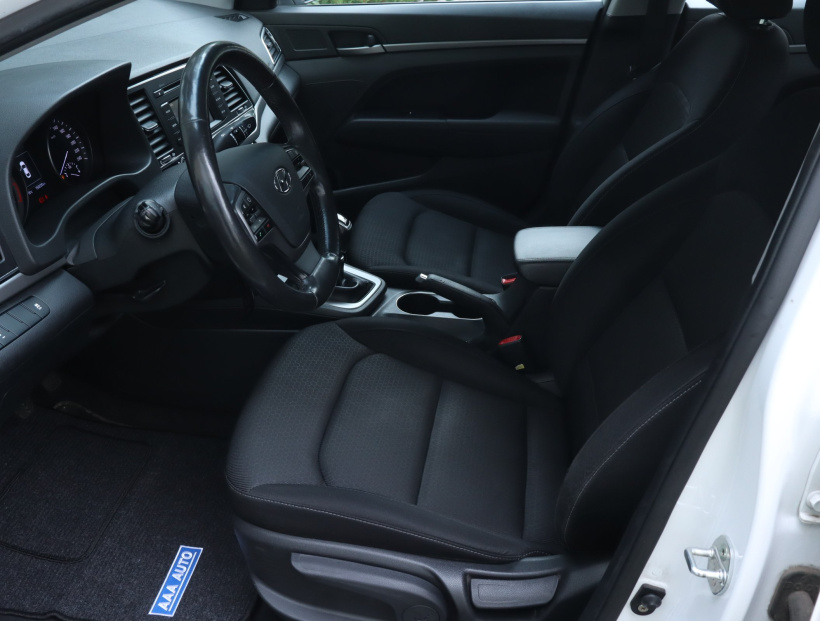 Hyundai Elantra, 2017