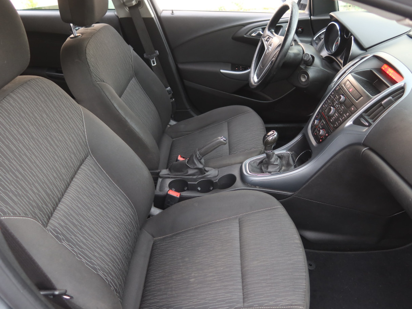 Opel Astra, 2013