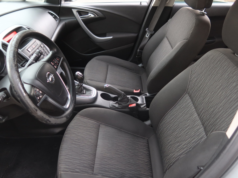 Opel Astra, 2013