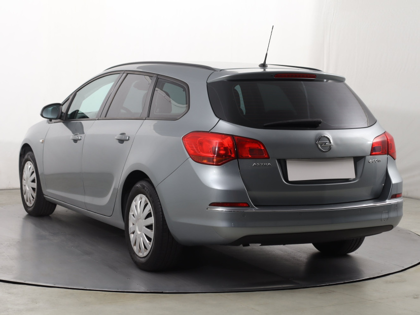 Opel Astra, 2013