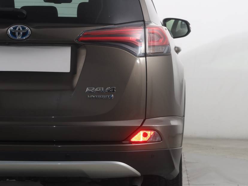 Toyota RAV 4, 2016
