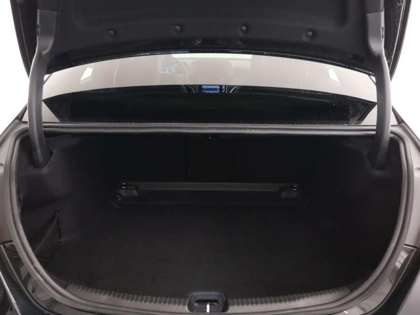 Mercedes-Benz C, 2022
