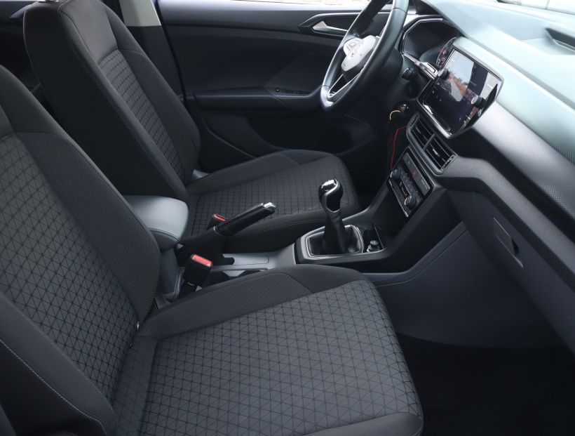 Volkswagen T-Cross, 2019