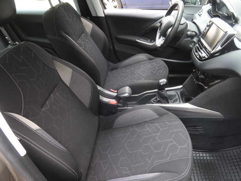 Peugeot 2008, 2017