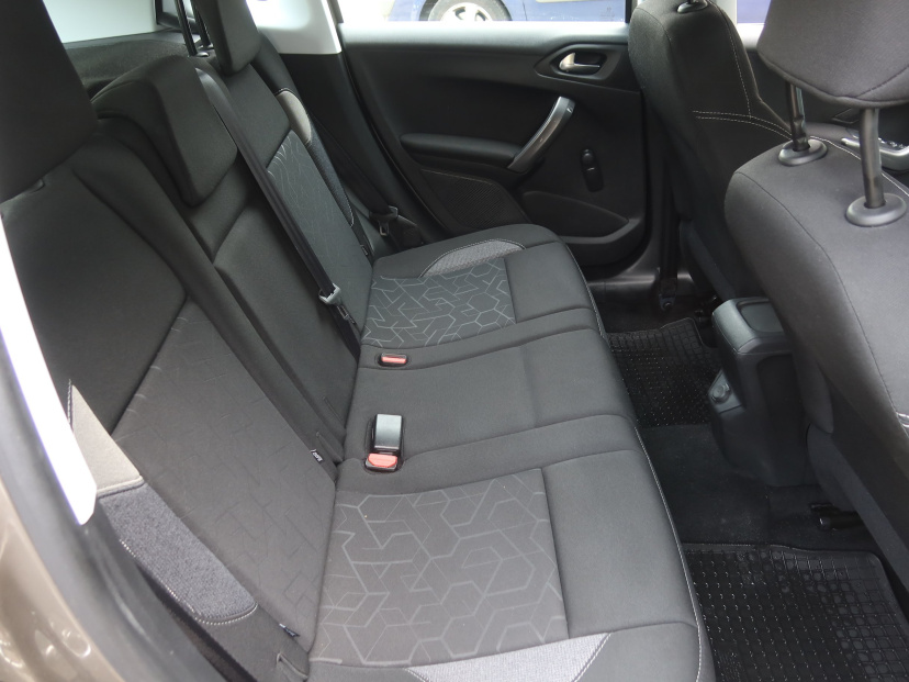 Peugeot 2008, 2017