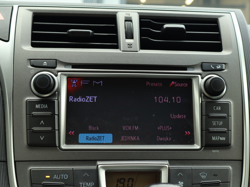 Toyota Verso-S, 2012