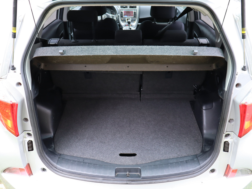 Toyota Verso-S, 2012