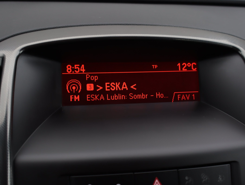 Opel Astra, 2011