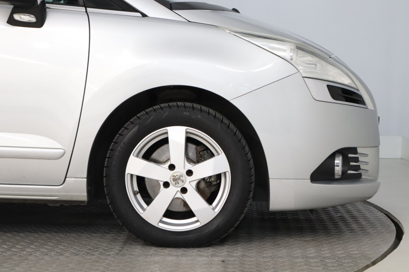 Peugeot 5008, 2009