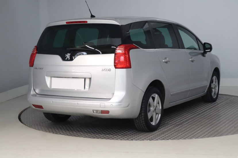 Peugeot 5008, 2009