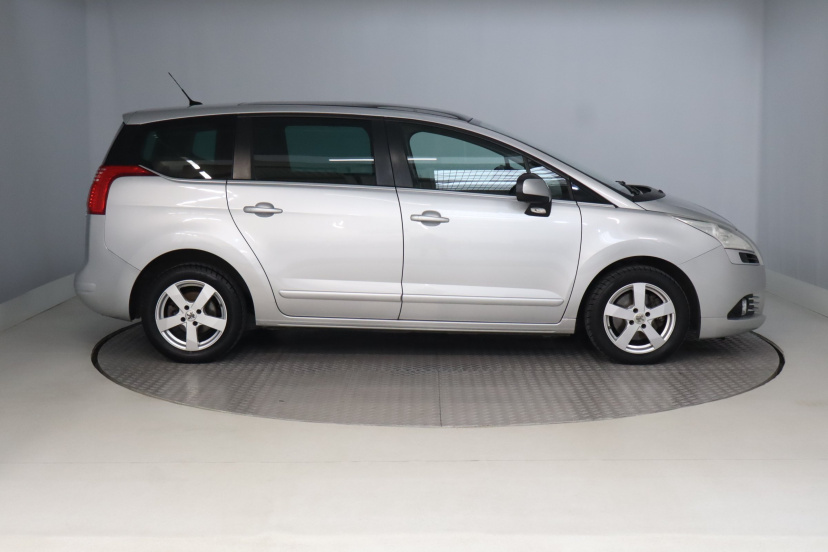 Peugeot 5008, 2009