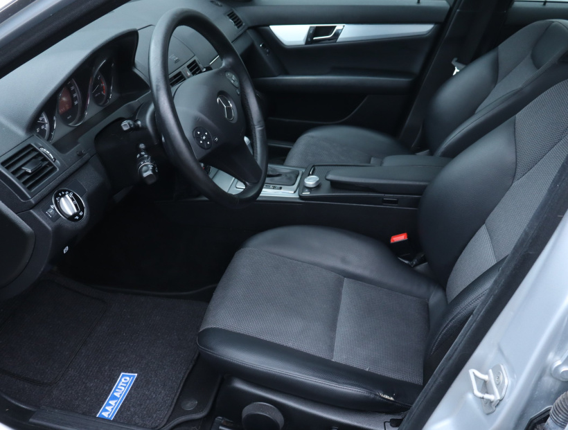 Mercedes-Benz C, 2011