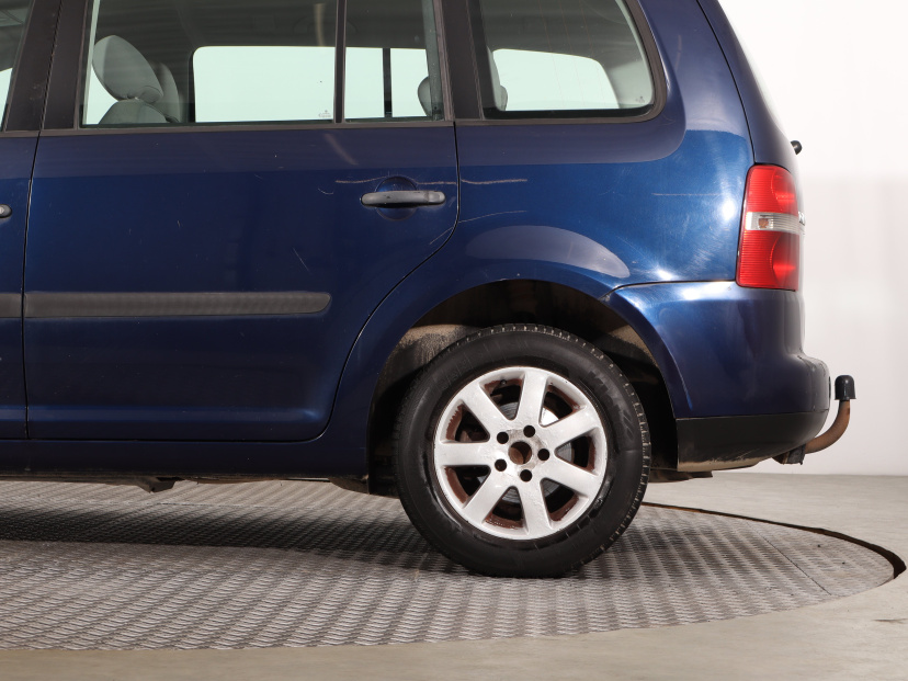 Volkswagen Touran, 2003
