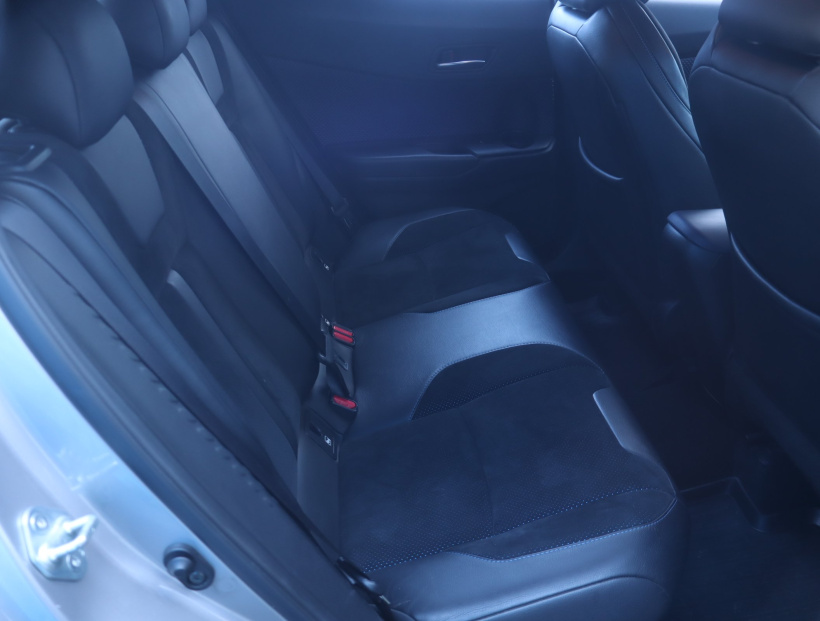 Toyota C-HR, 2018