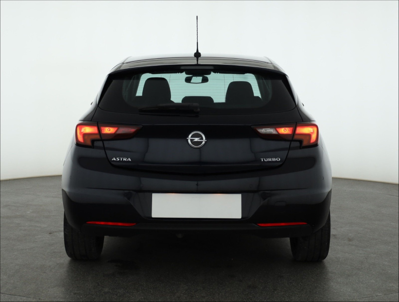 Opel Astra, 2018