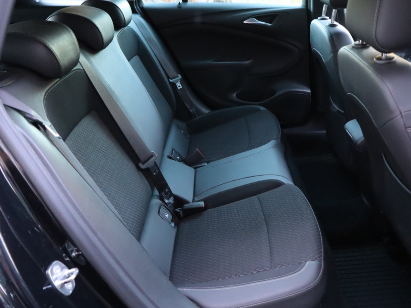 Opel Astra, 2018