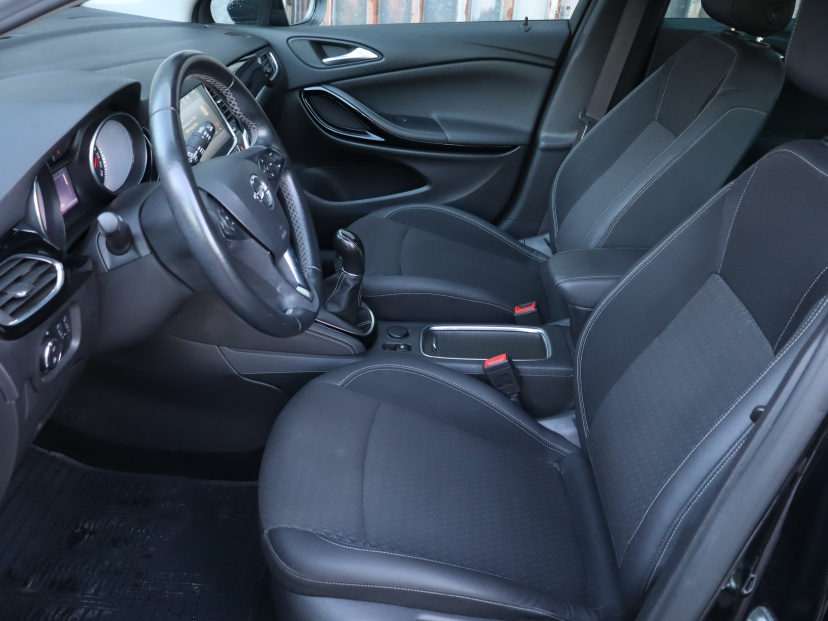 Opel Astra, 2018