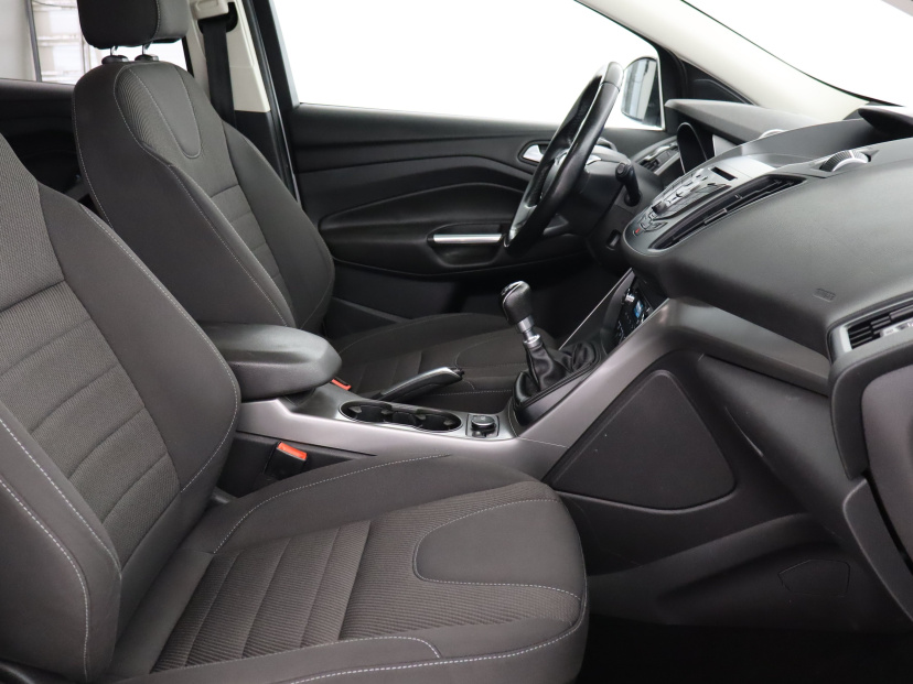 Ford Kuga, 2016