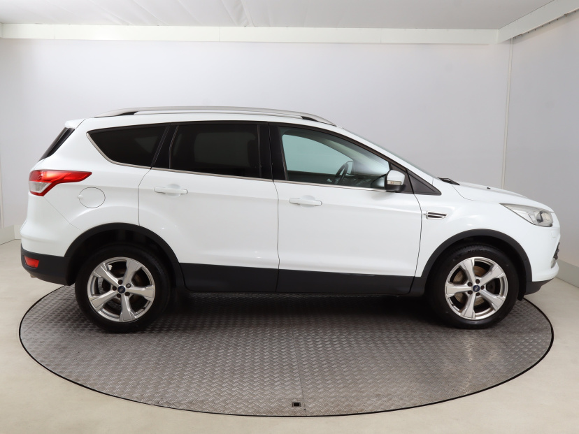 Ford Kuga, 2016