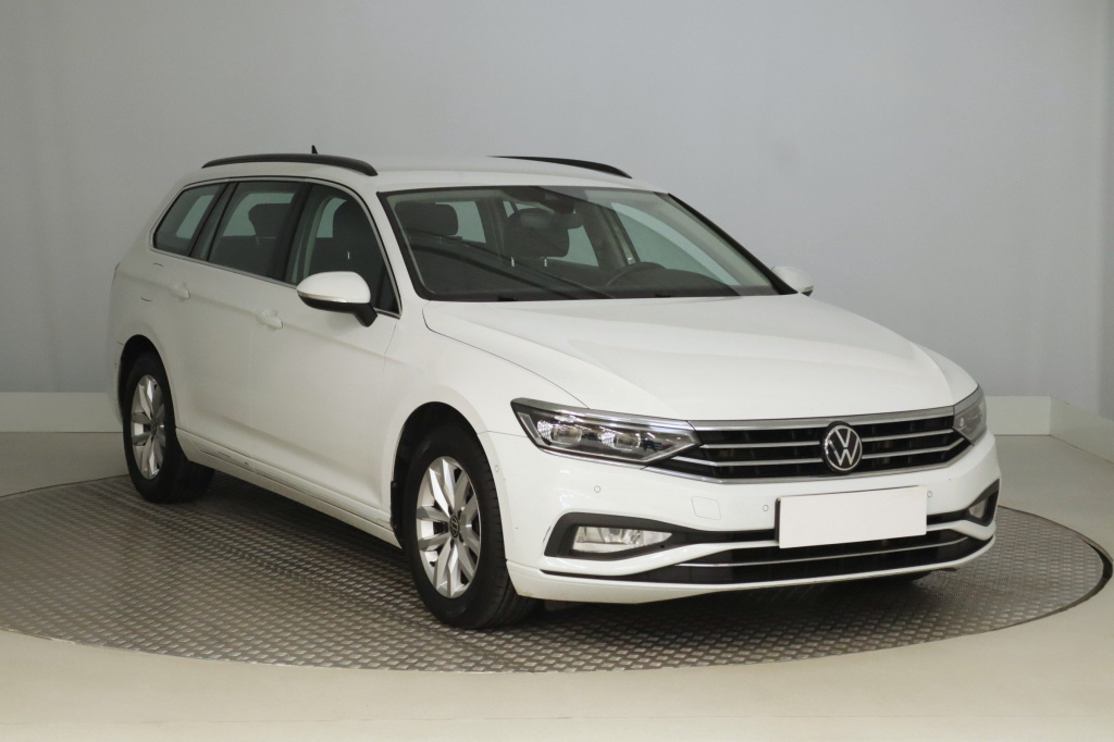 Volkswagen Passat, 2021