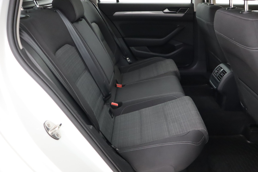 Volkswagen Passat, 2021