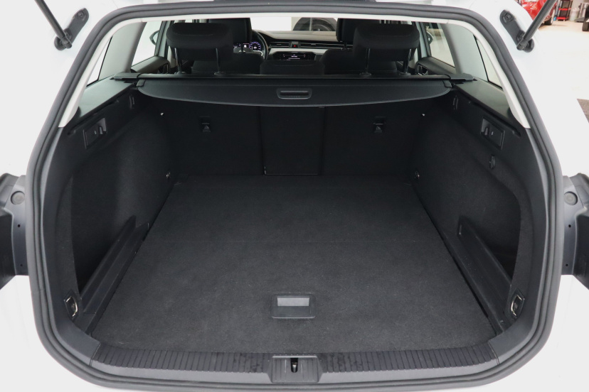 Volkswagen Passat, 2021