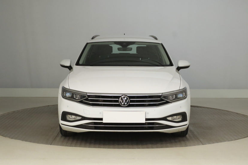 Volkswagen Passat, 2021