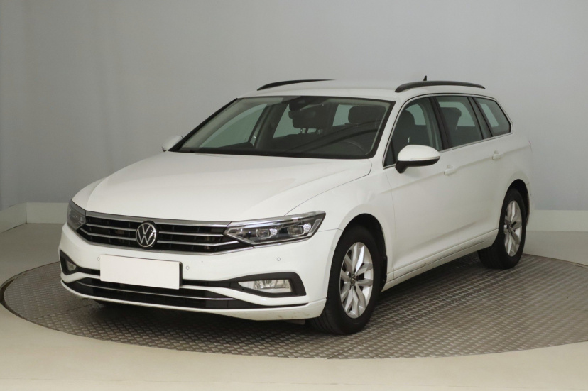 Volkswagen Passat, 2021