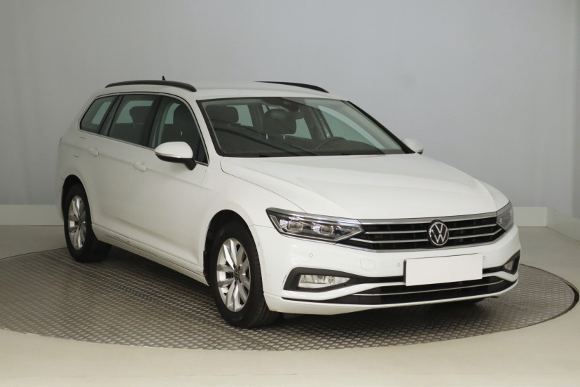 Volkswagen Passat, 2021