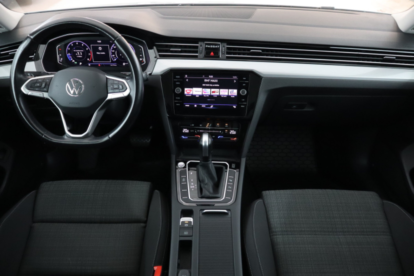 Volkswagen Passat, 2021