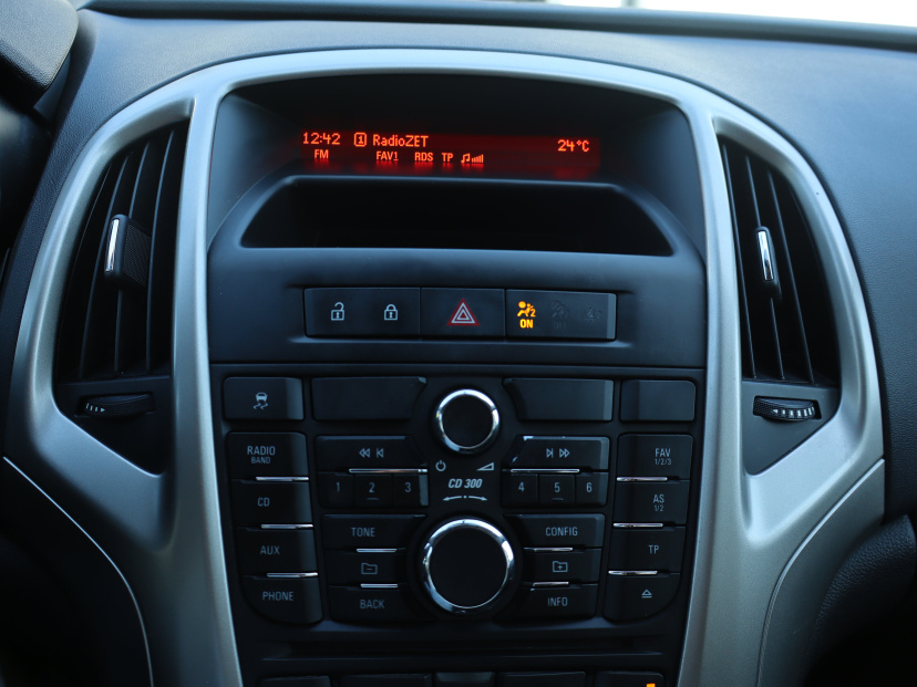 Opel Astra, 2010