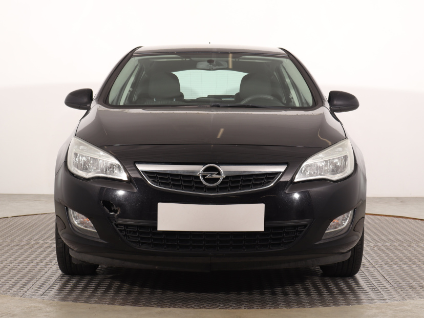 Opel Astra, 2010