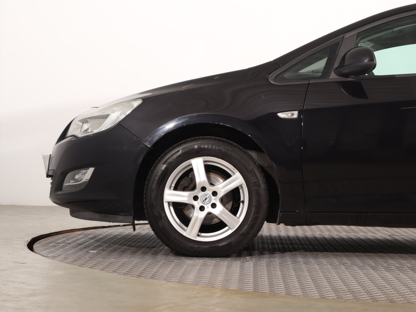 Opel Astra, 2010