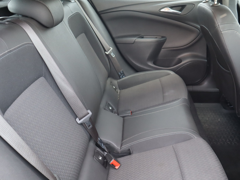 Opel Astra, 2017