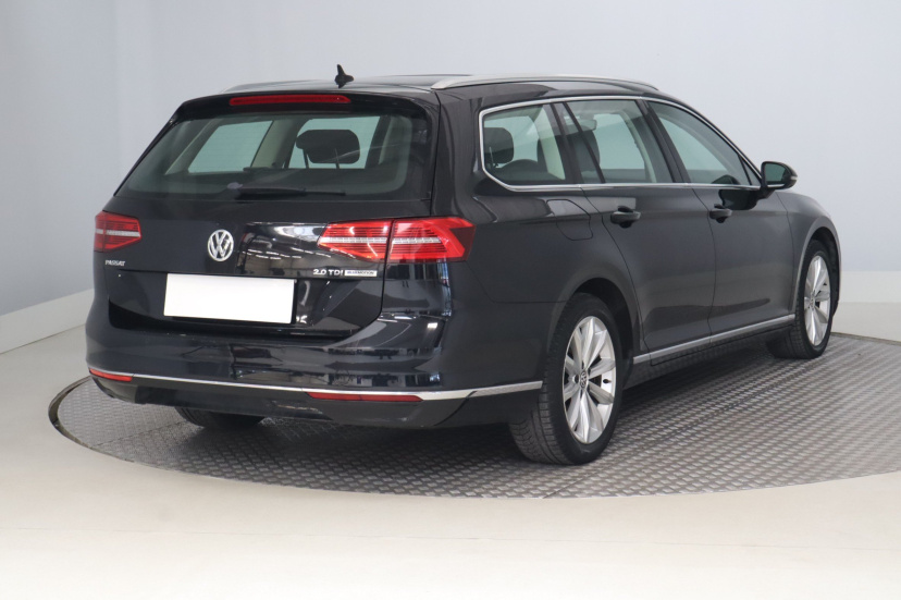 Volkswagen Passat, 2015