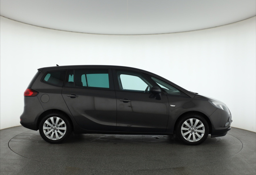Opel Zafira, 2015