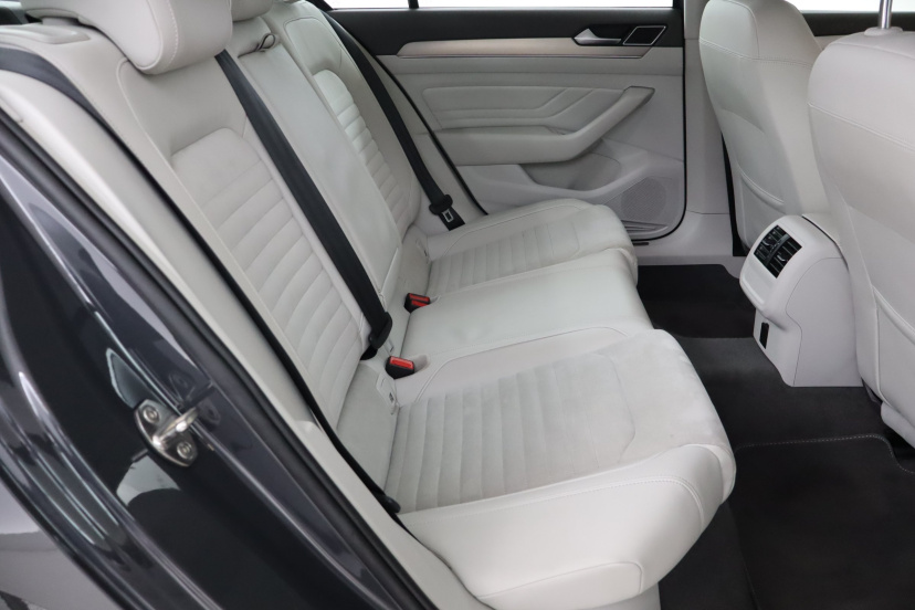 Volkswagen Passat, 2020
