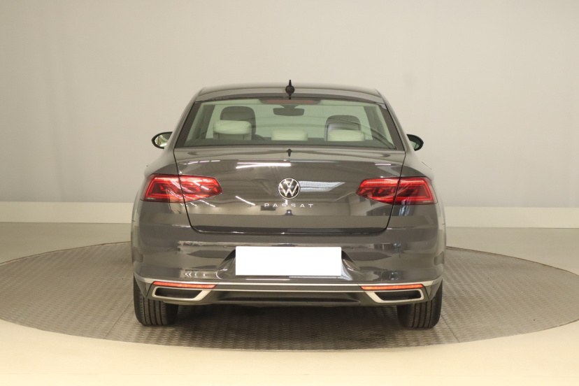 Volkswagen Passat, 2020